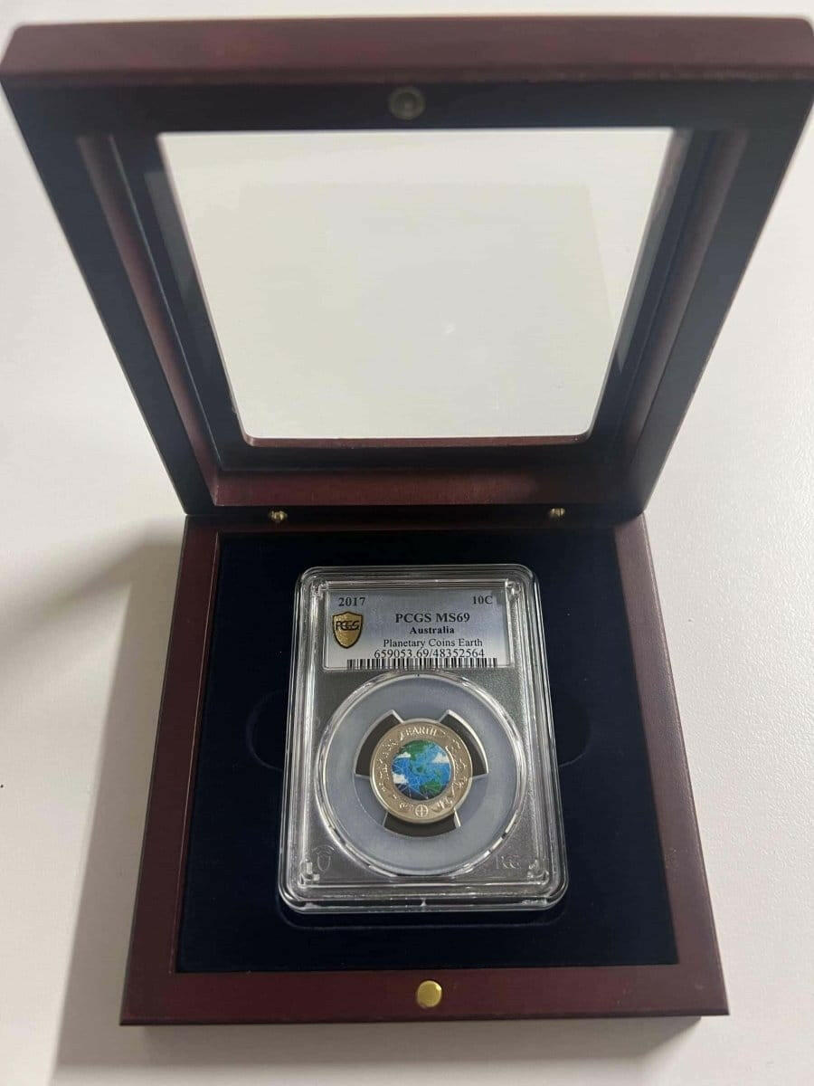 Small coin box VOLTERRA, 1 graded coin (glass) - Nova Coins